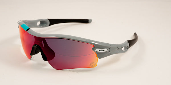 Oakley OO9051